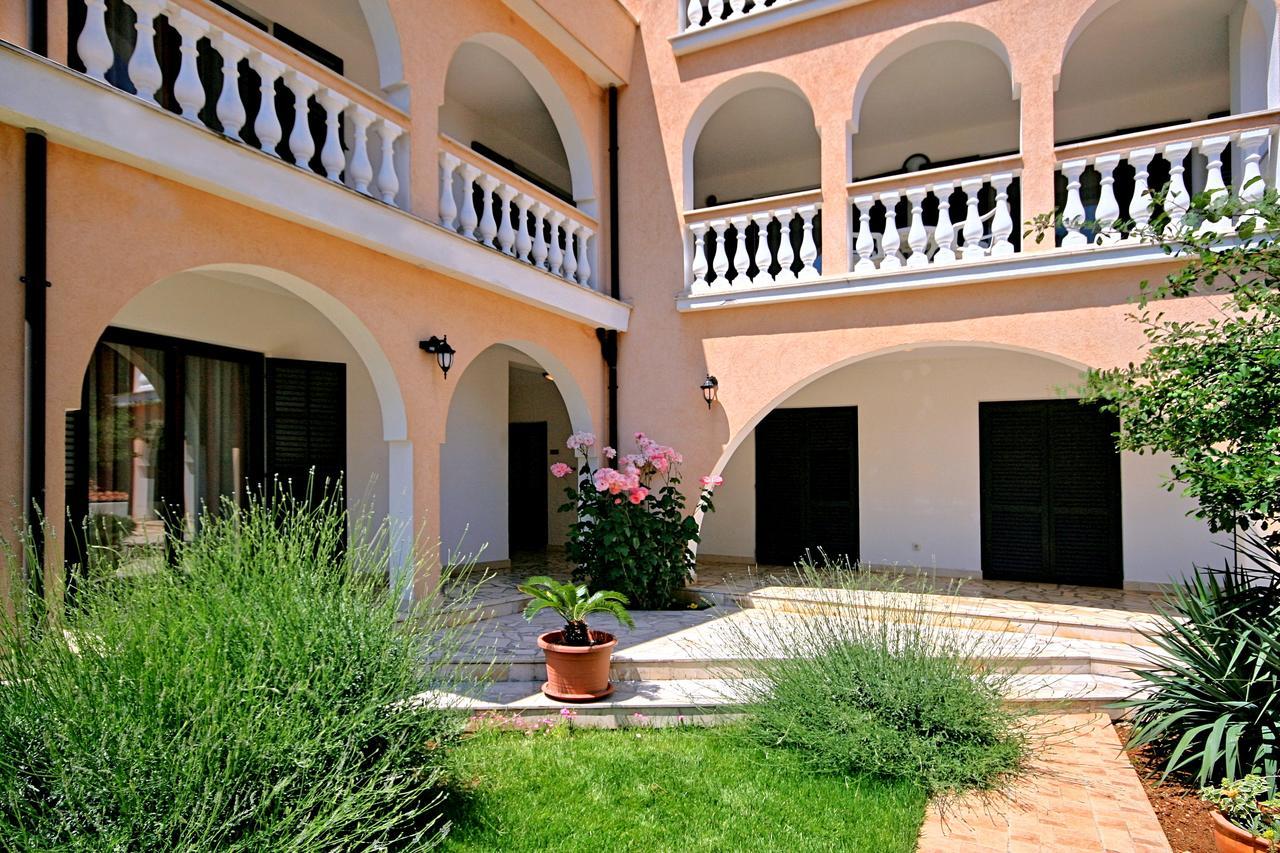 Sun Palace Residence Premantura Ngoại thất bức ảnh